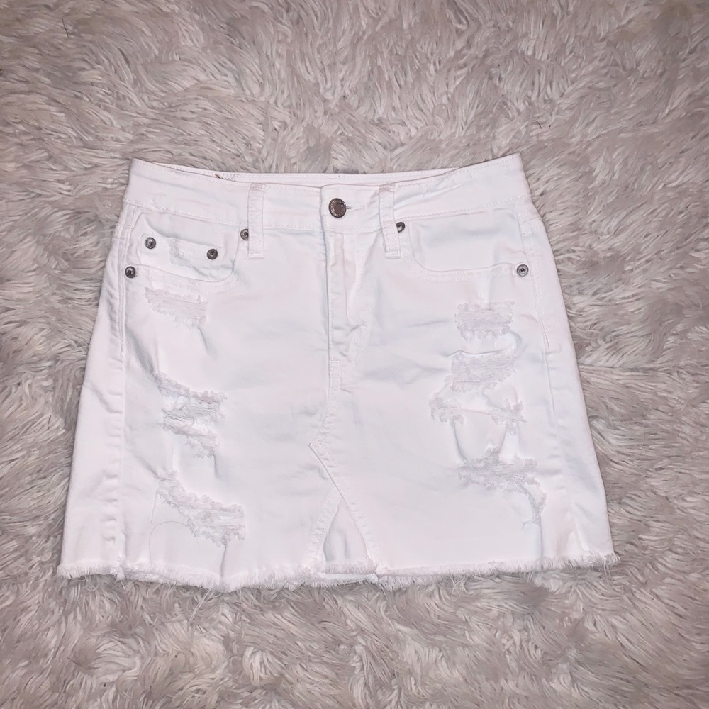 White jean distressed American Eagle mini skirt